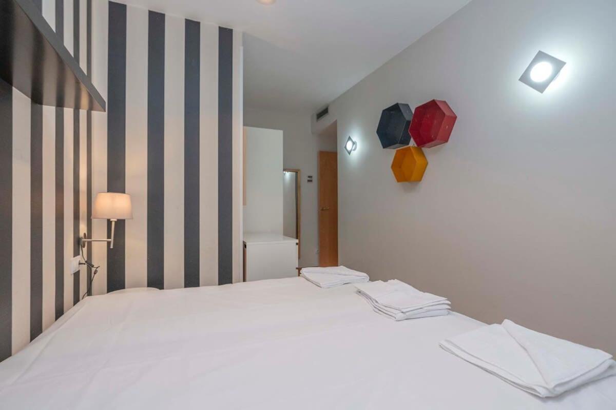 2 Bedroom Duplex Apartment With Balcony 4-3 Barcelona Eksteriør bilde